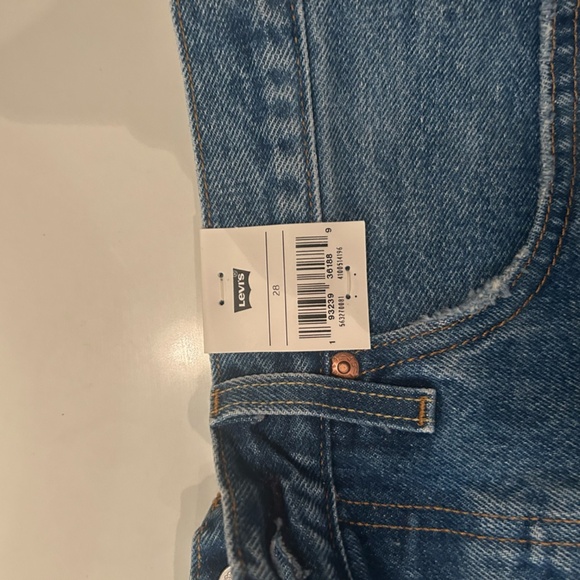 LEVI'S 501 WOMEN'S JEAN SHORTS. Tags still on. - Picture 3 of 3